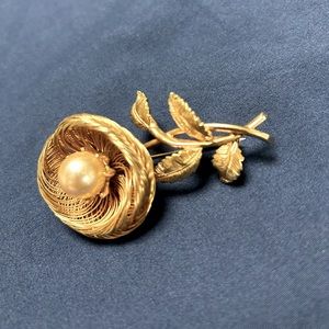 Castlecliff vintage flower broach